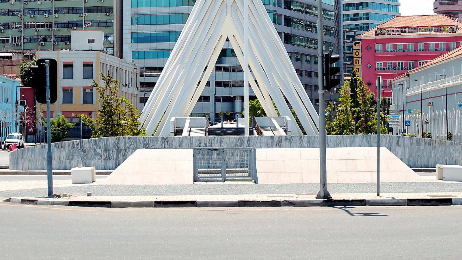 Angola: Visa, Steuern & Lebenshaltungskosten