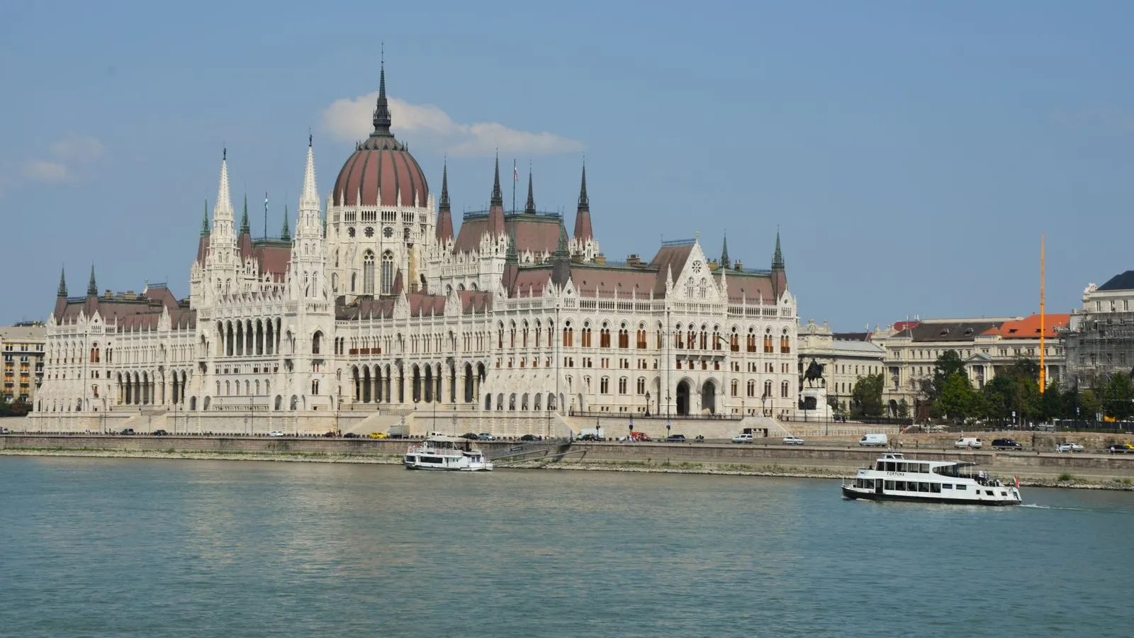Hungary: visas, tax & cost of living