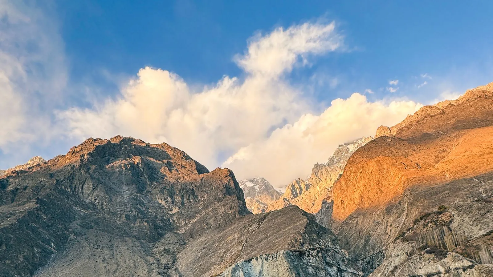 Pakistan: visas, tax & cost of living
