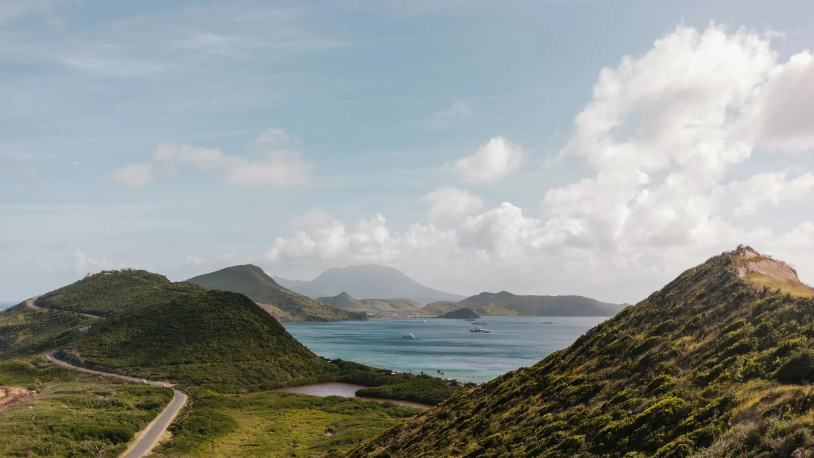 Saint Kitts and Nevis: visas, tax & cost of living